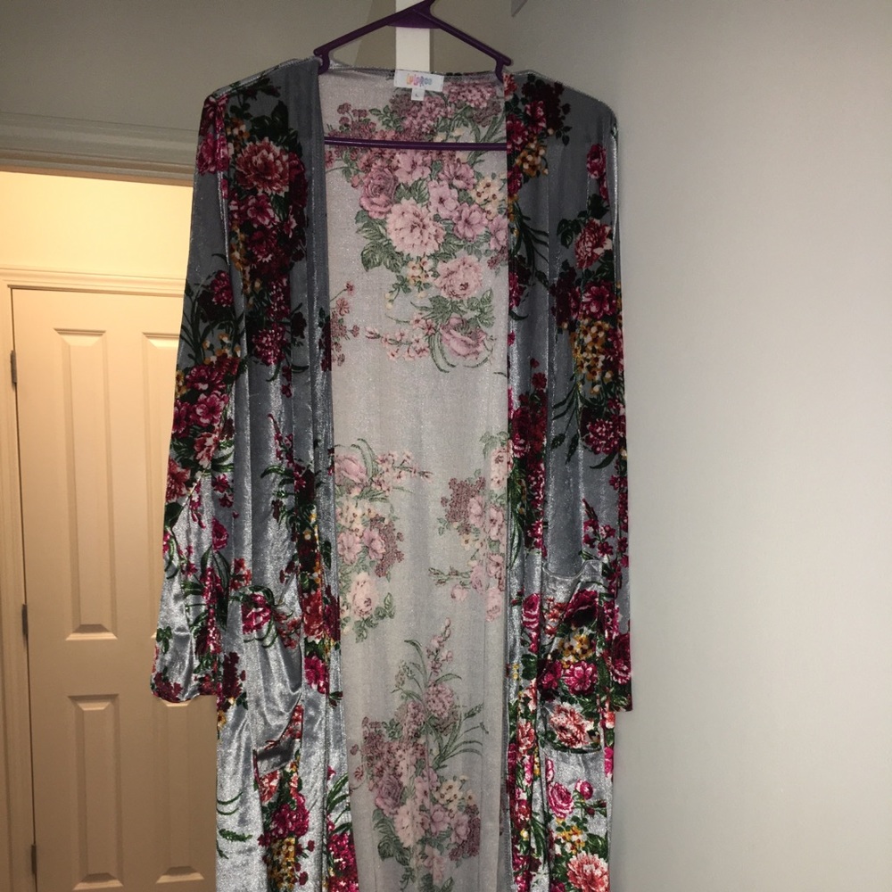 BNWT velvet LuLaRoe Sarah size Large